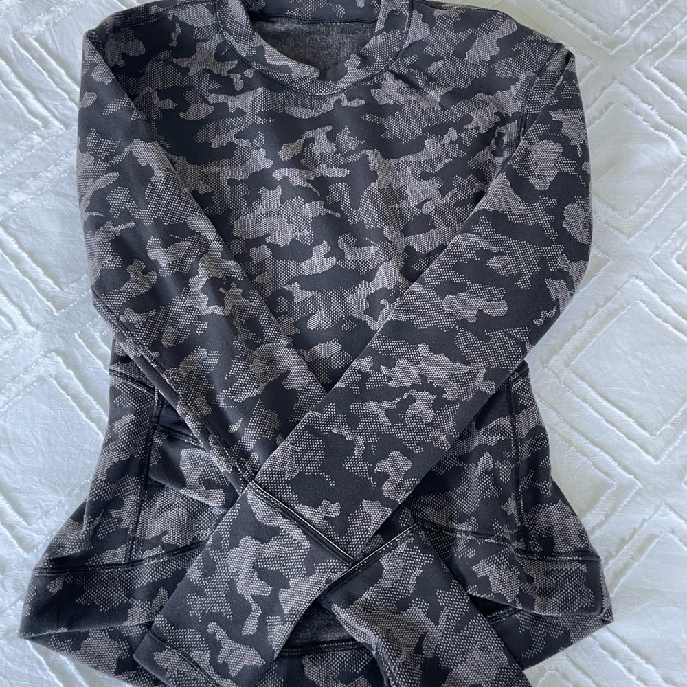 lululemon athletica Camouflage Long Sleeve Thermal